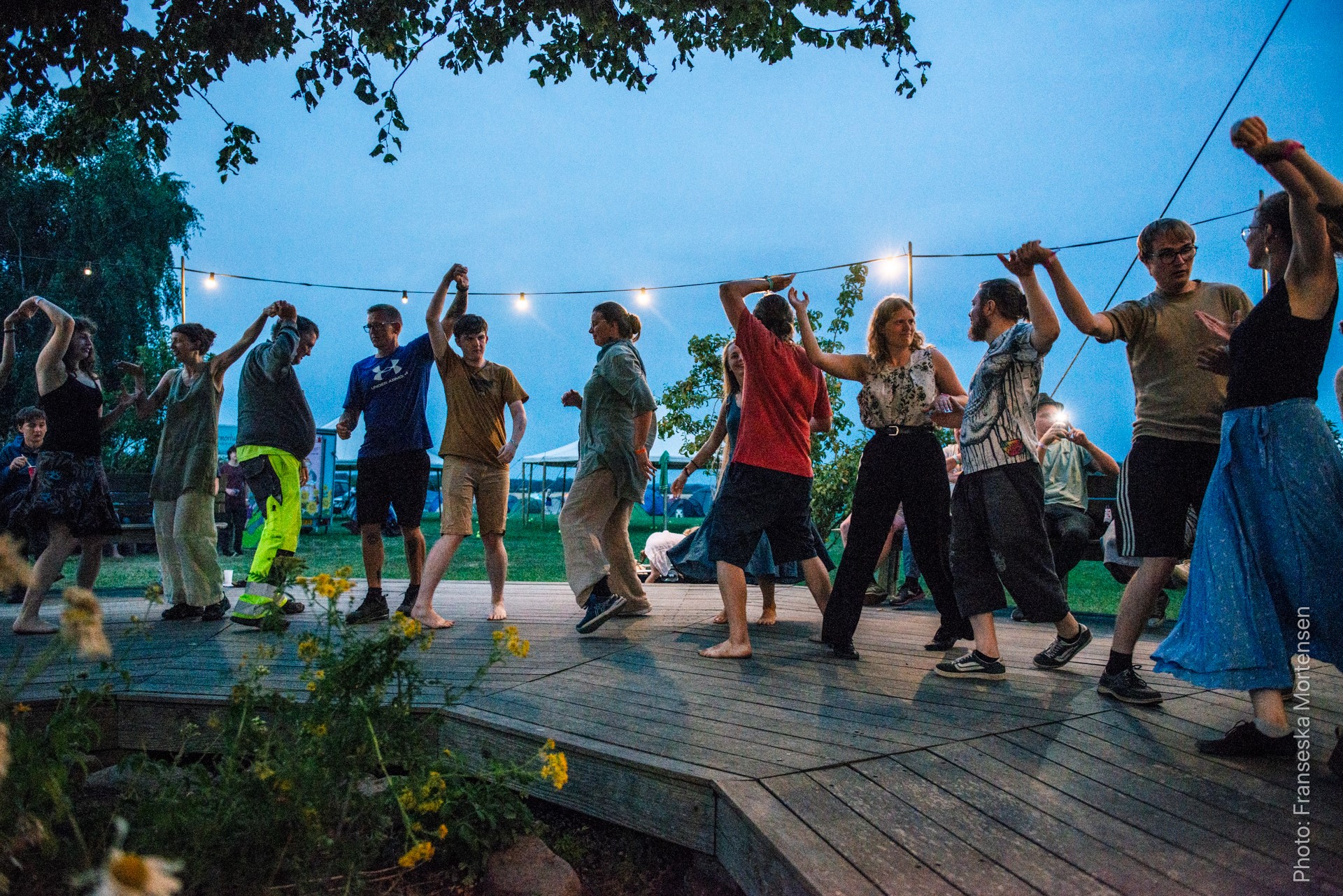 Dans under Dansetraeet